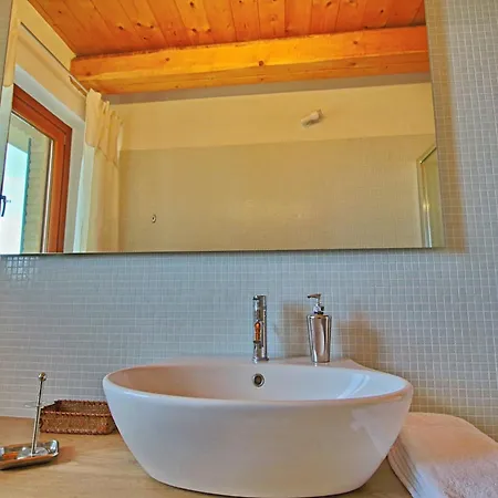 Cottage In Montelabbate With Pool, Garden, Bbq, Parking Holiday home *