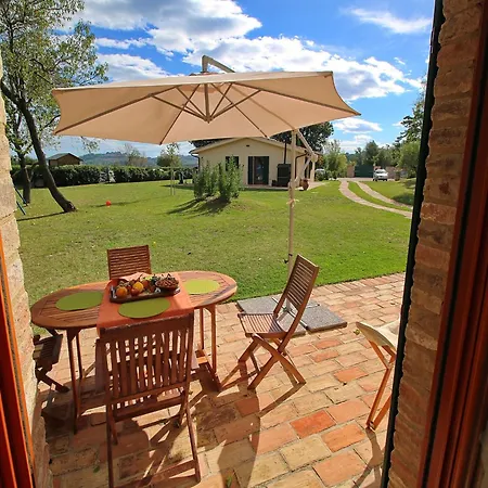 Holiday home Cottage In Montelabbate With Pool, Garden, Bbq, Parking Montelabbate