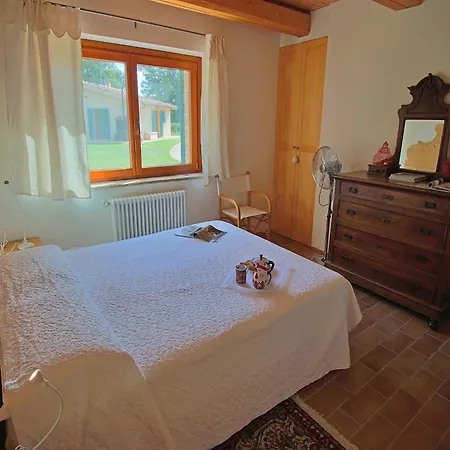 Cottage In Montelabbate With Pool, Garden, Bbq, Parking Holiday home