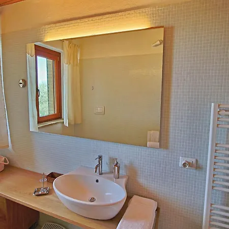 Holiday home Cottage In Montelabbate With Pool, Garden, Bbq, Parking *