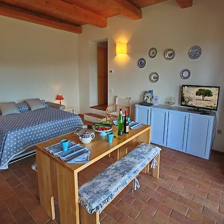 Cottage In Montelabbate With Pool, Garden, Bbq, Parking Holiday home *