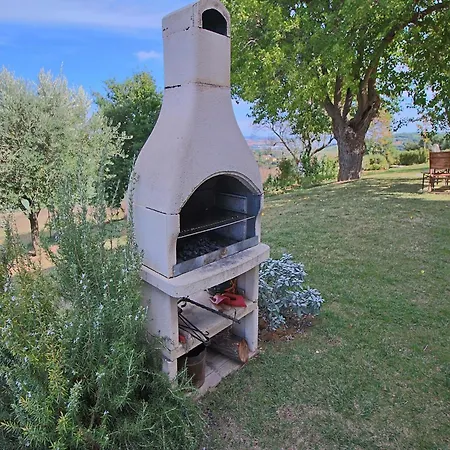 Cottage In Montelabbate With Pool, Garden, Bbq, Parking Holiday home *